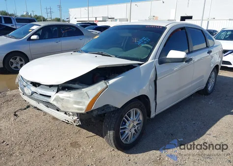 2011 Ford Focus S z USA, uszkodzony, nr VIN 1FAHP3EN2BW135099